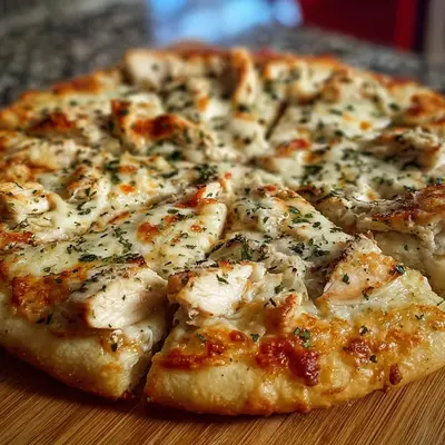 High-Protein Roasted Garlic White Chicken Pizza